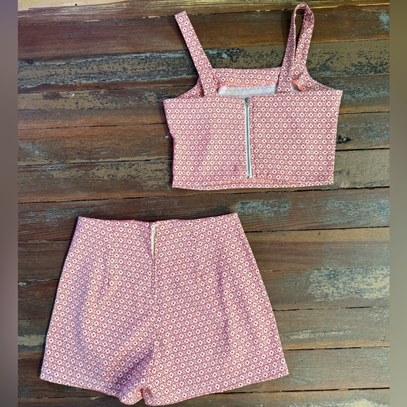Altar’d State 2 Piece Crop Top And Shorts Set ~ Size XS/S 💚🍄 - Picture 2 of 8